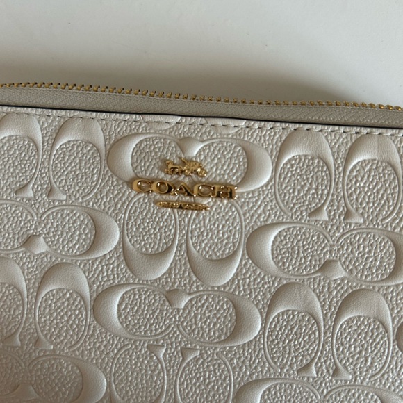 NWOT Coach Accordion Zip Around Wallet in Signature Leather Gold/Chalk - Picture 4 of 4